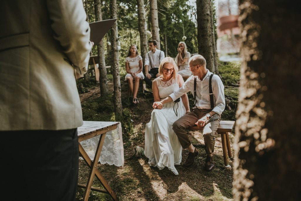 Sarah Töpperwien Hochzeitsfotograf Fieberbrunn Waldhochzeit Forrest Wedding
